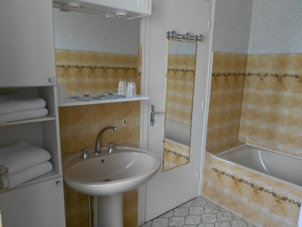 Hotel Restaurant Du Moulin De Barette Blavozy Номер фото